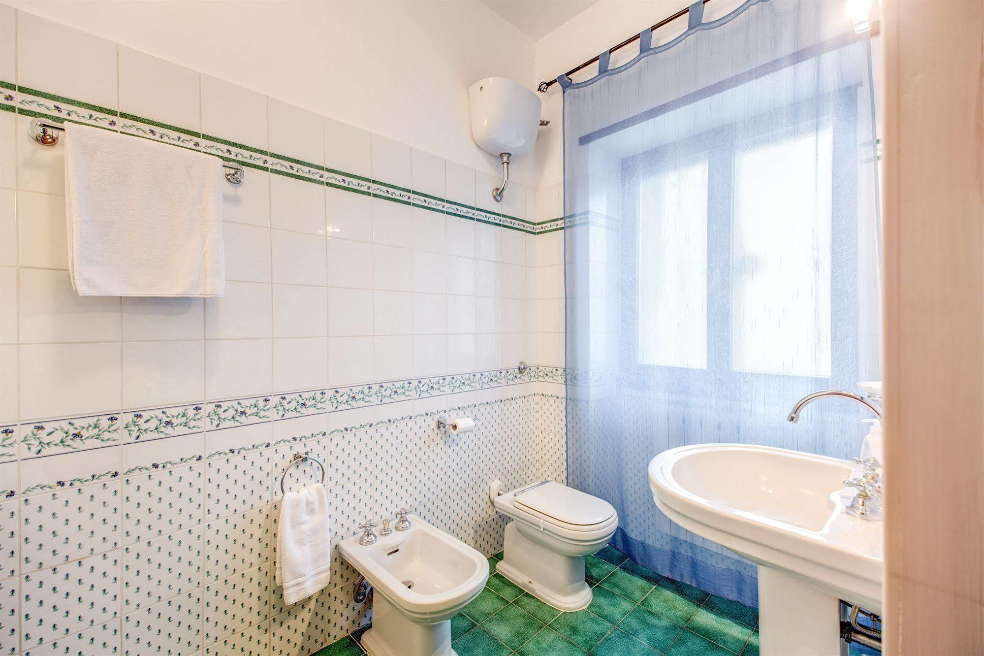 Domus Cornelia Bed & Breakfast Rome Exterior photo