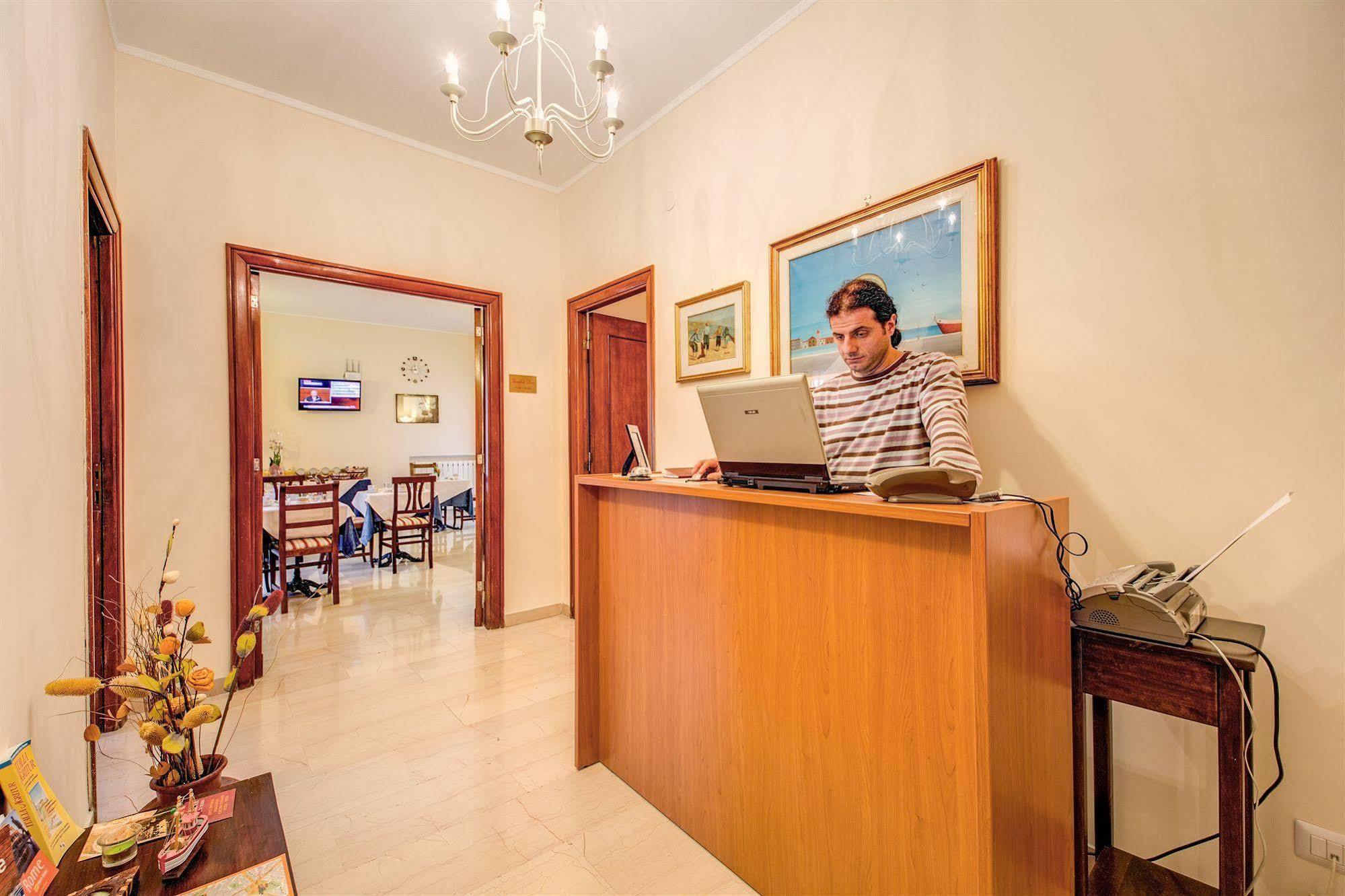 Domus Cornelia Bed & Breakfast Rome Exterior photo